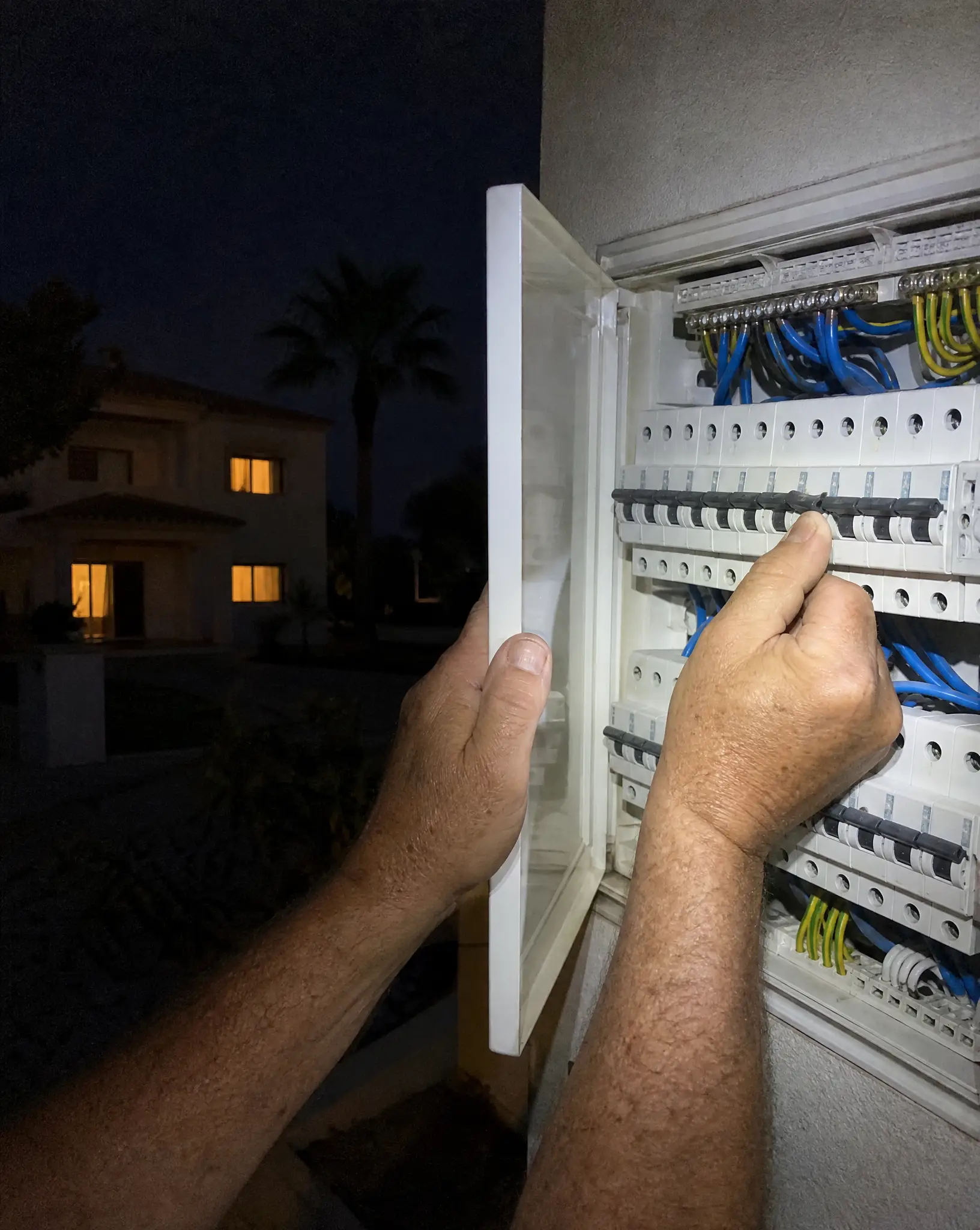 Emergency electrician Algarve